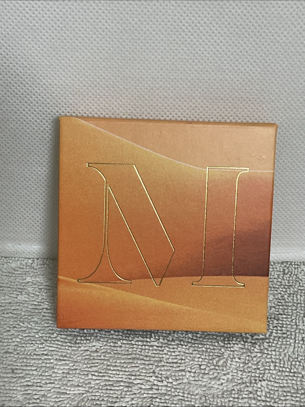 Morphe Glow Show Radiant Pressed Highlighter Drippin’ Gold